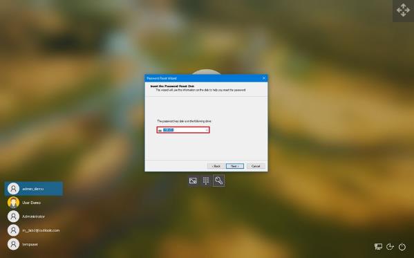 sélectionnez la clé USB pour réinitialiser le mot de pass